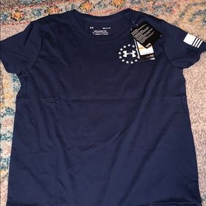 NWT women’s small UA T-shirt